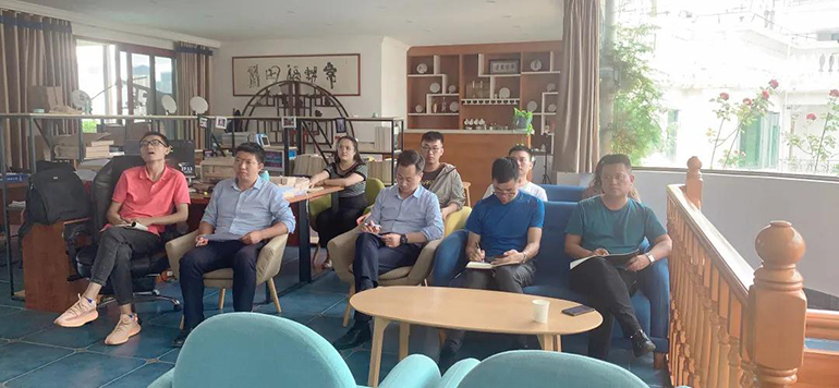 云南海泰廌合律师事务所召开第八期律师行业突出问题专项治理学习会议