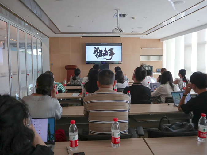 上海市海华永泰(昆明)律师事务所党支部联合六家律师事务所党支部共同开展“链式”组织生活会