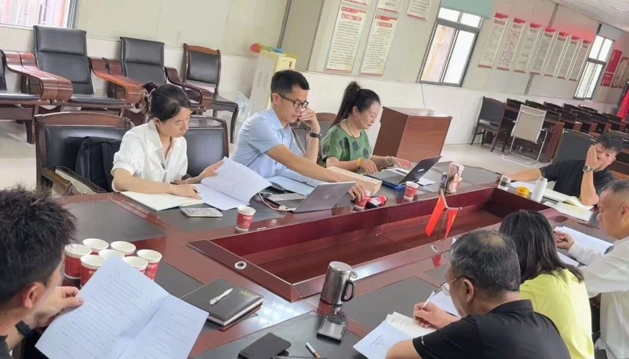 携手助力社区治理升级!海泰财务联合海泰廌合律所深度参与官渡社区股份经济合作联合社章程修订专项会议